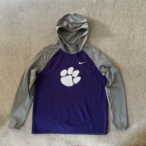 Nike Women’s Clemson Tigers Therma Fit sweatshirt